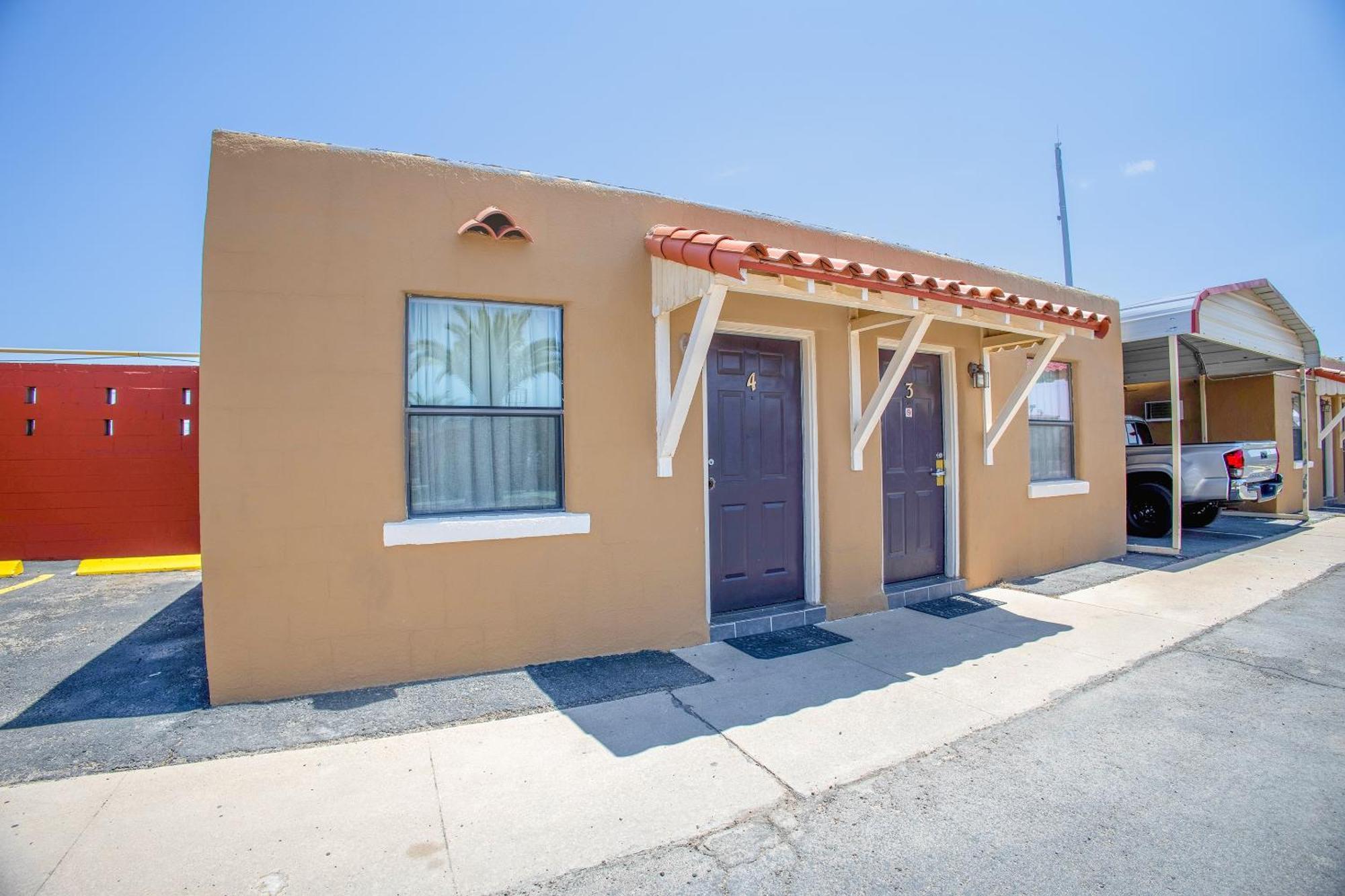 Motel Sands By Oyo Near Airport 2*